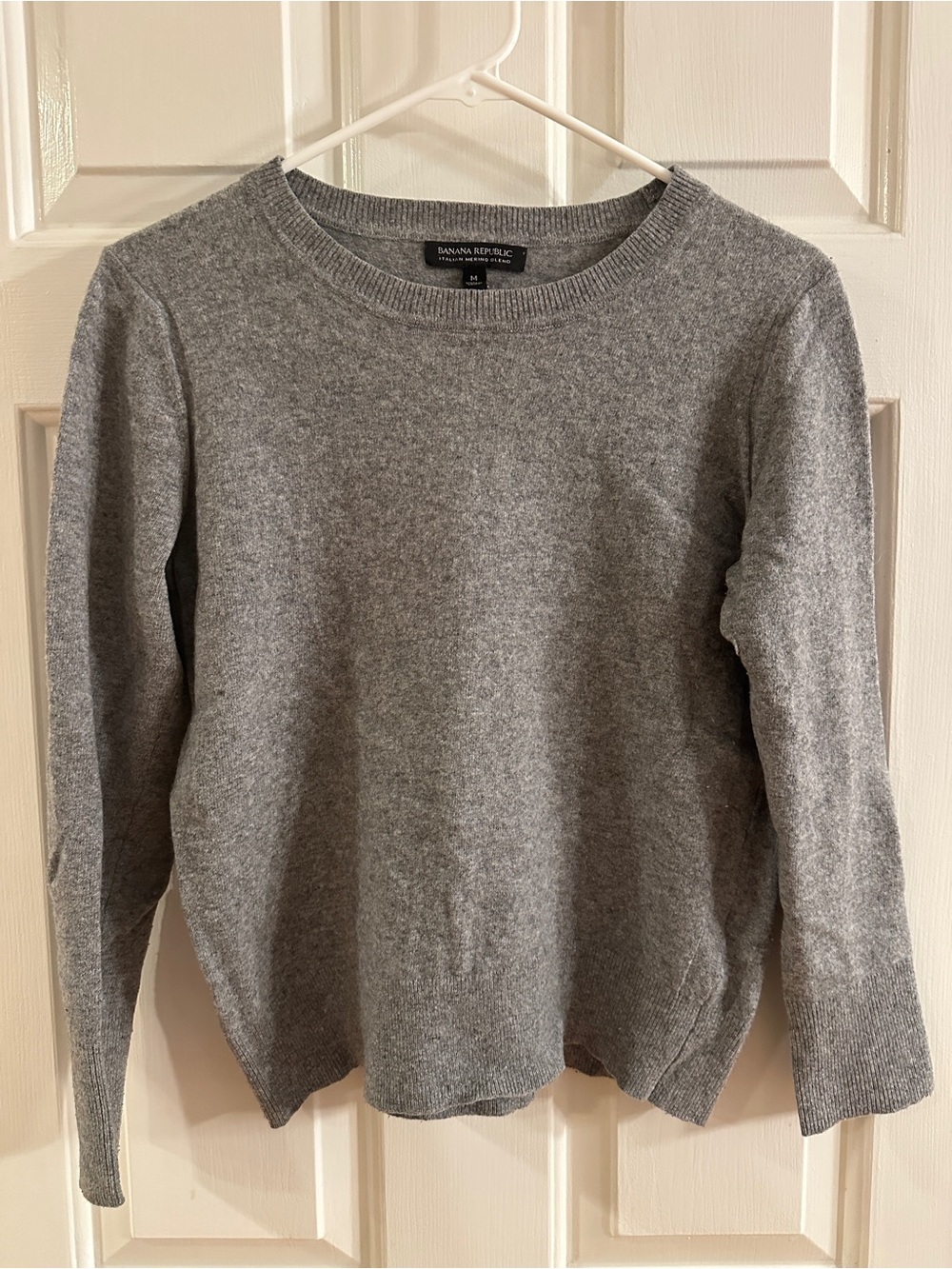 Banana Republic Gray Crewneck Sweater - Classic Knit